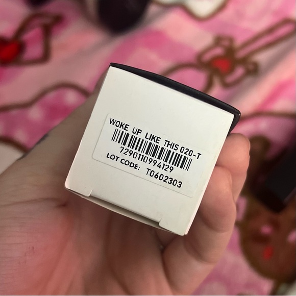 IL MAKIAGE Woke Up Like This Foundation - Shade 020 (With Box) - Picture 7 of 7